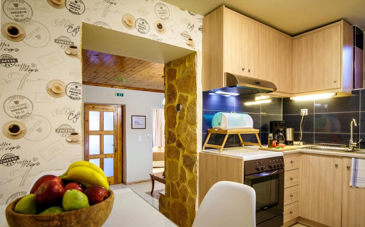 Annaview Apartments & Suites Плакиас Екстериор снимка