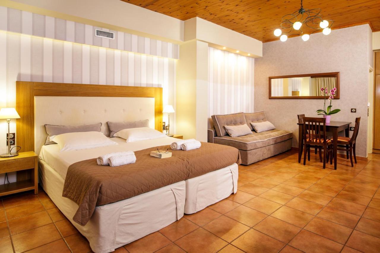 Annaview Apartments & Suites Плакиас Екстериор снимка