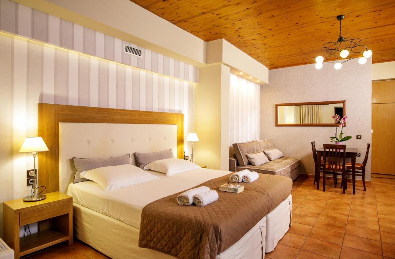 Annaview Apartments & Suites Плакиас Екстериор снимка