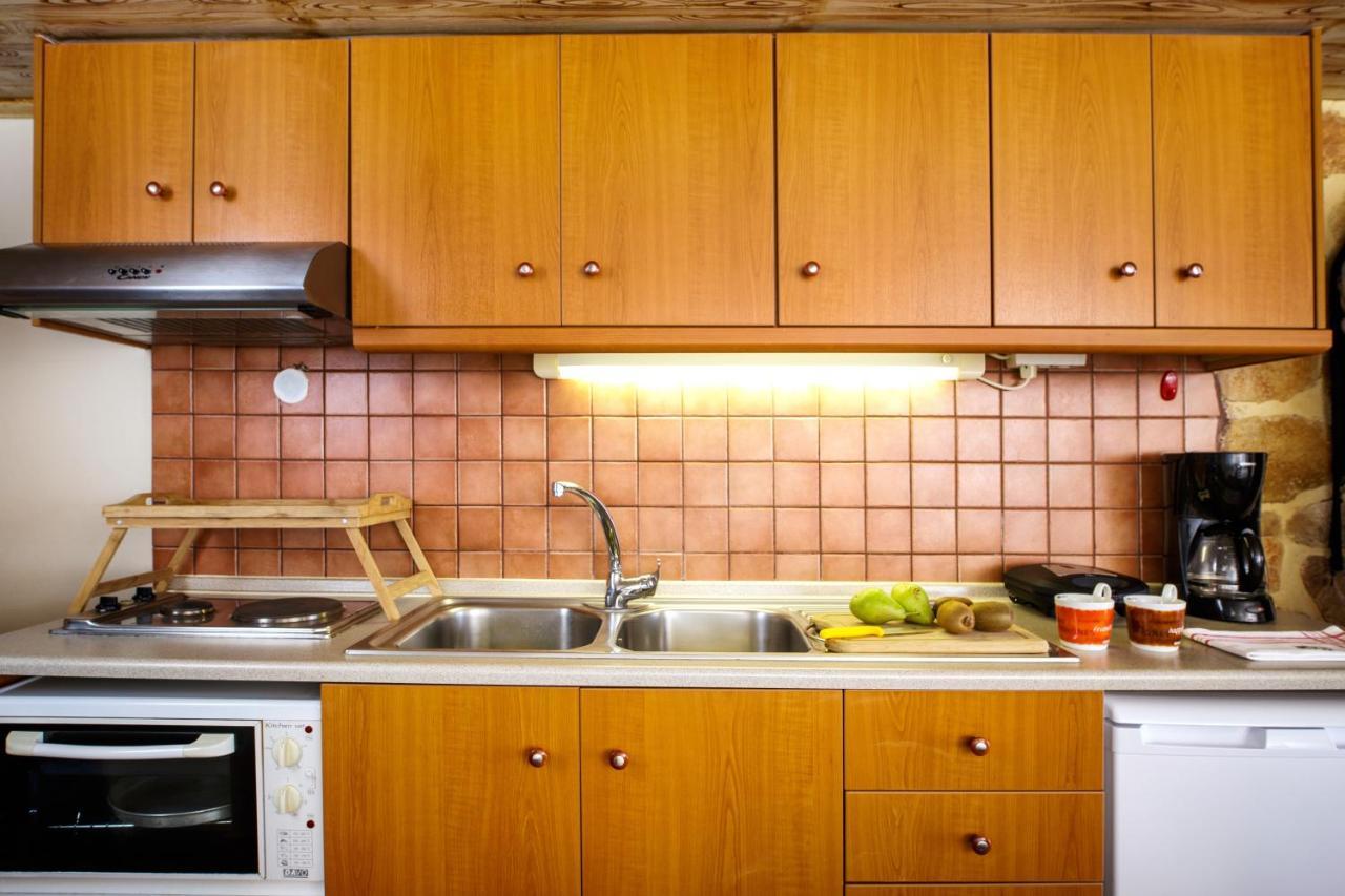 Annaview Apartments & Suites Плакиас Екстериор снимка