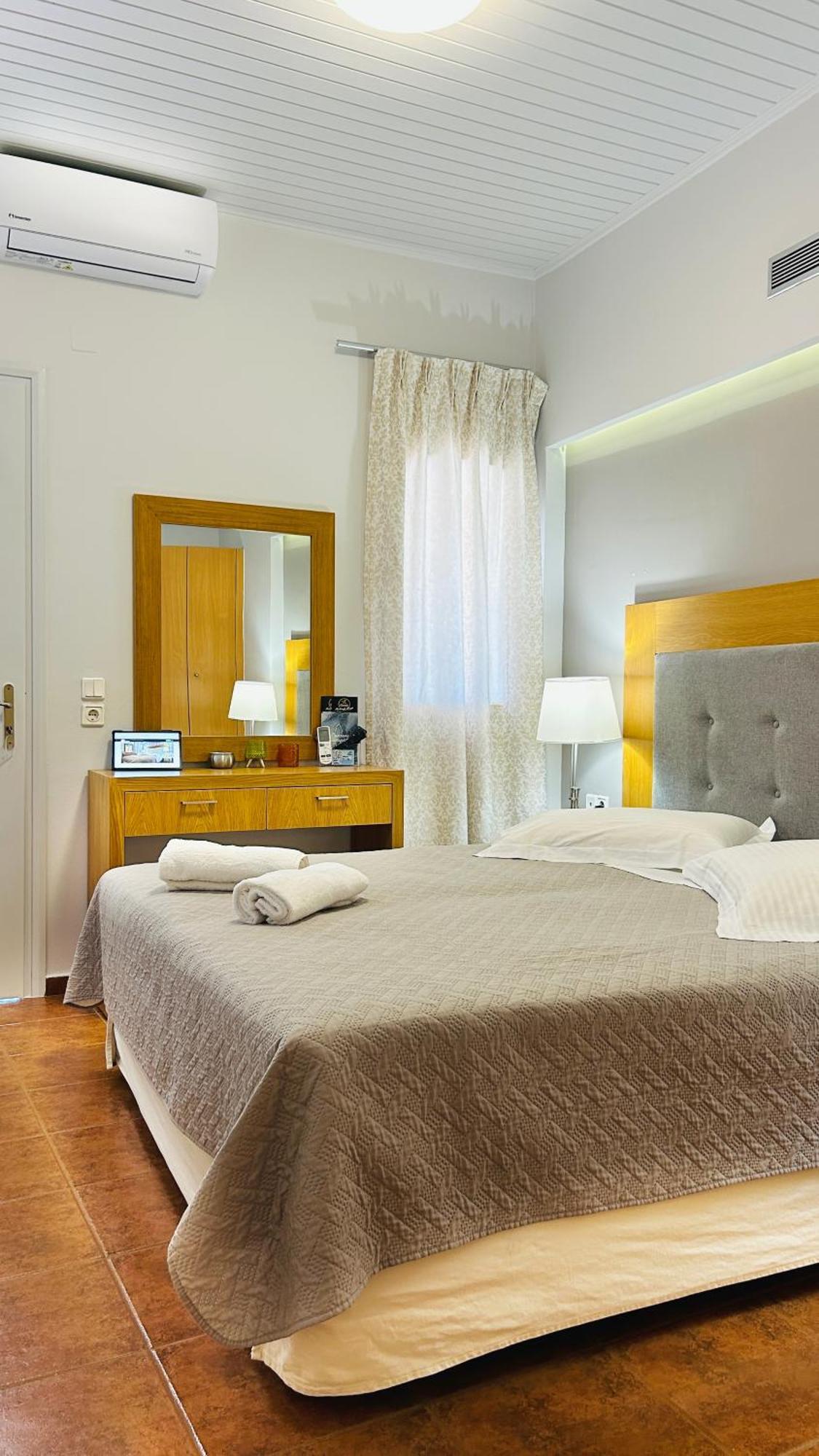 Annaview Apartments & Suites Плакиас Екстериор снимка