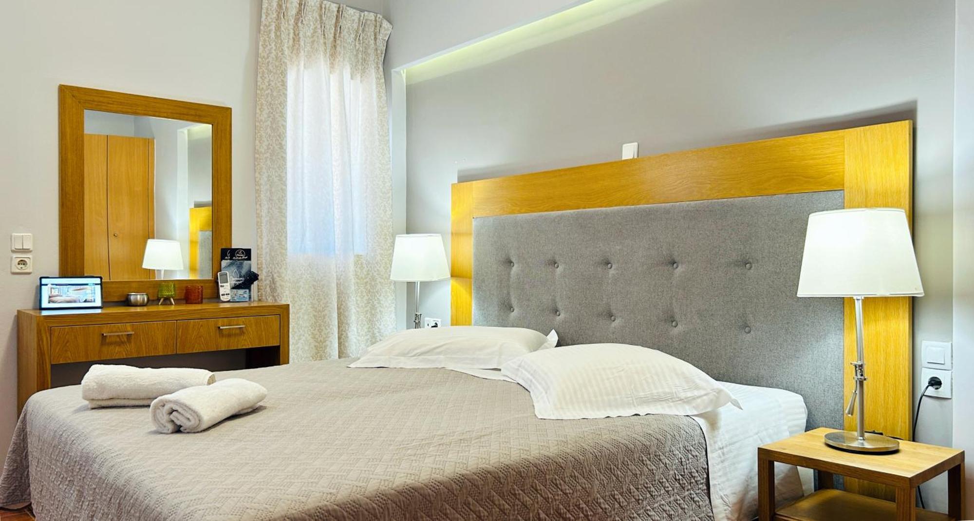 Annaview Apartments & Suites Плакиас Екстериор снимка