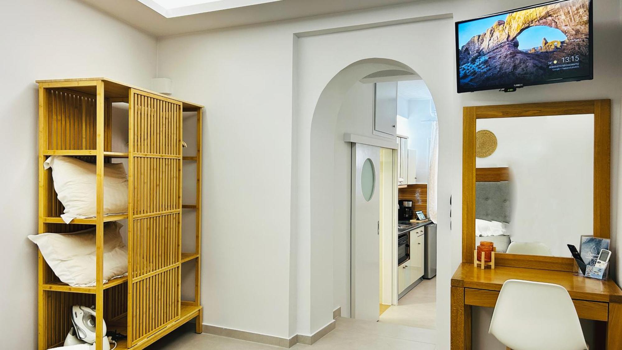 Annaview Apartments & Suites Плакиас Екстериор снимка