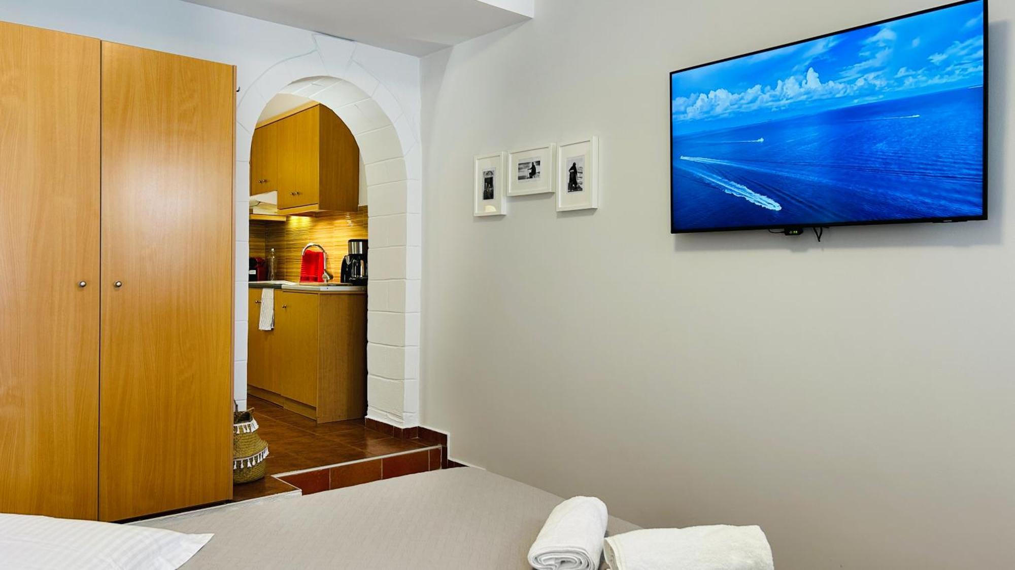 Annaview Apartments & Suites Плакиас Стая снимка